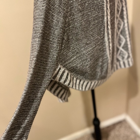 Anthropologie Yoon Boho Knit Poncho Cape Sweater, size XS/S - Picture 9 of 9